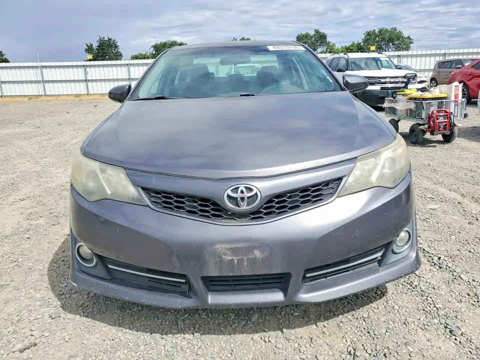 2014 TOYOTA CAMRY SE  