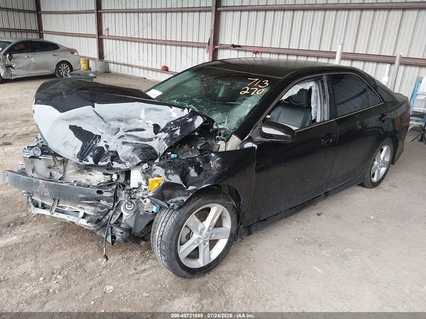 2012 TOYOTA CAMRY SE