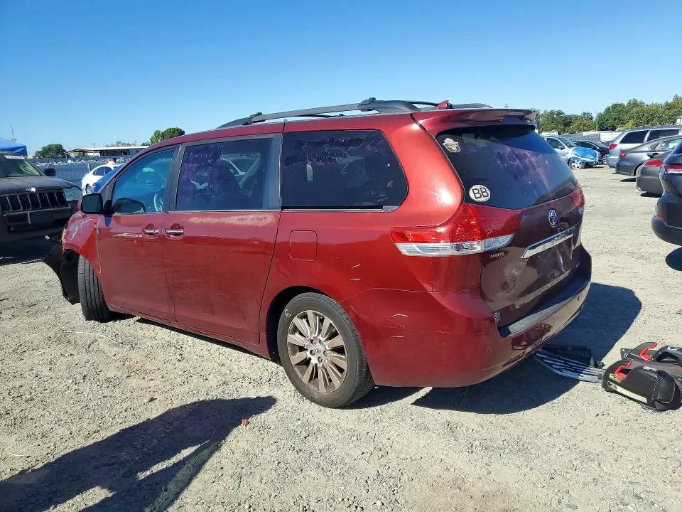 2011 TOYOTA SIENNA LIMITED 7-PASSENGER  