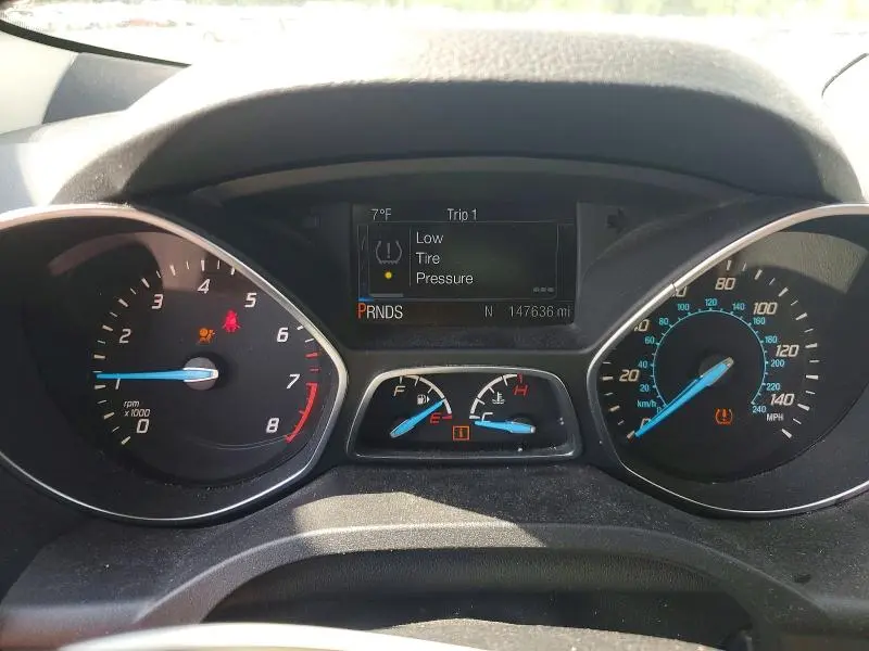 2016 FORD ESCAPE SE  