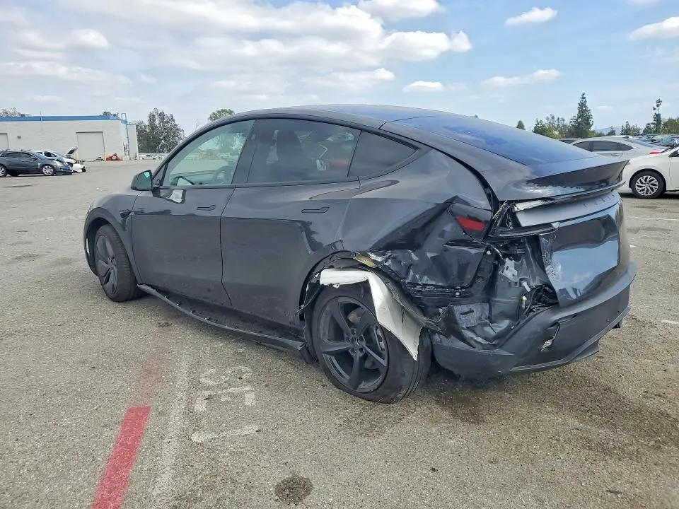 2026 TESLA MODEL Y   