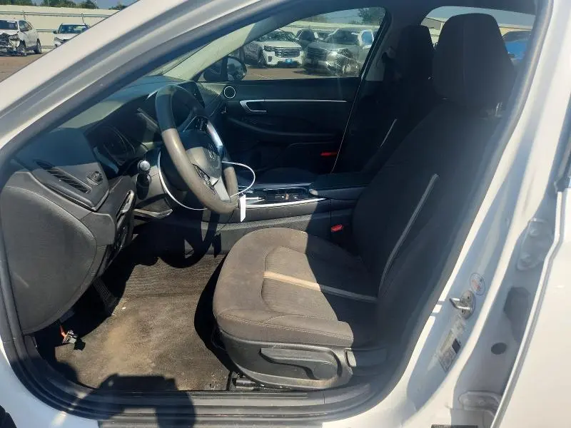 2023 HYUNDAI SONATA SE  