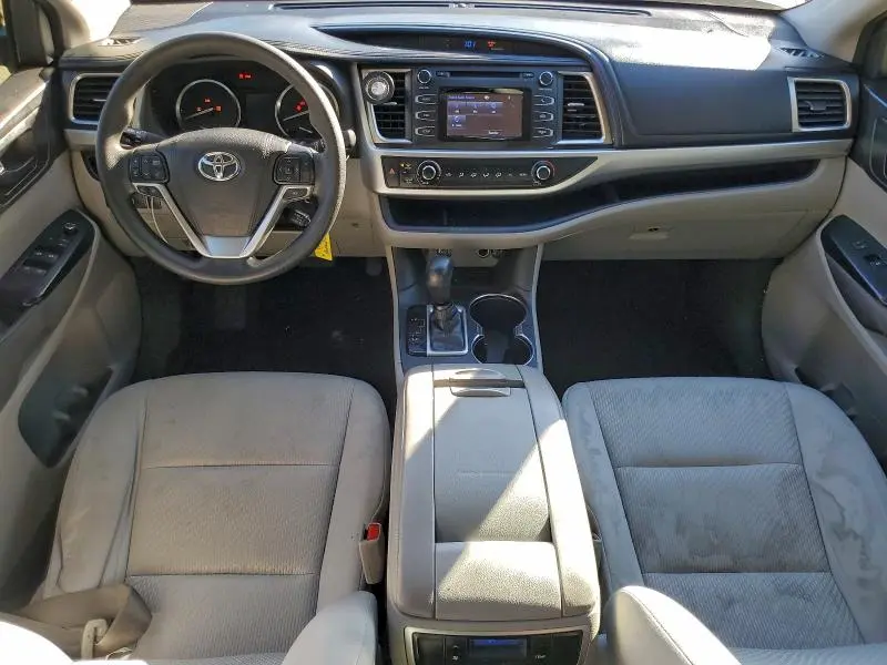 2016 TOYOTA HIGHLANDER LE  