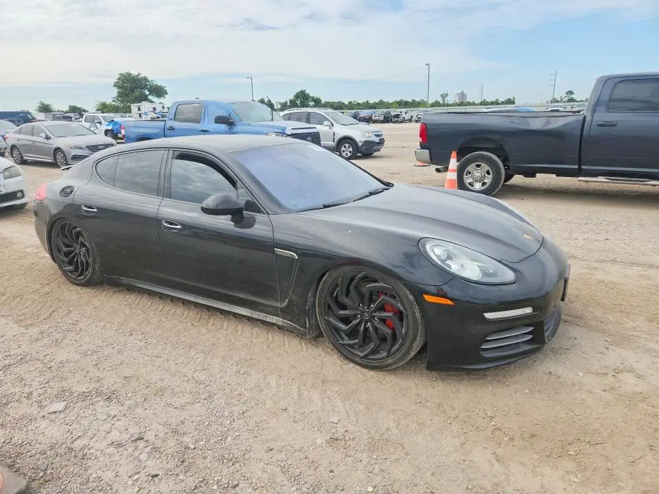 2014 PORSCHE PANAMERA 2  