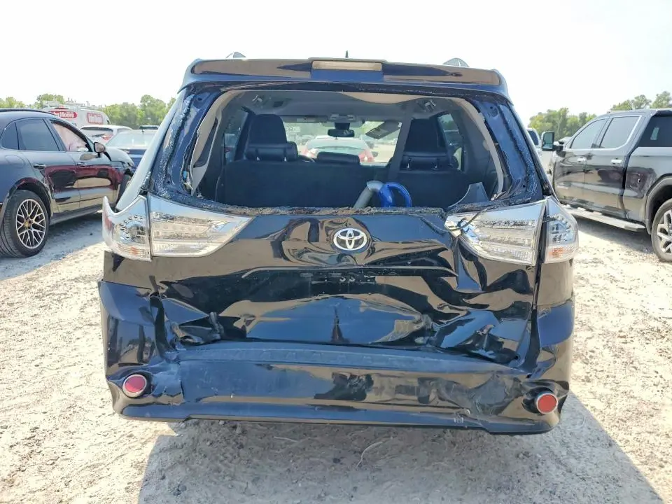 2018 TOYOTA SIENNA SE 8-PASSENGER  