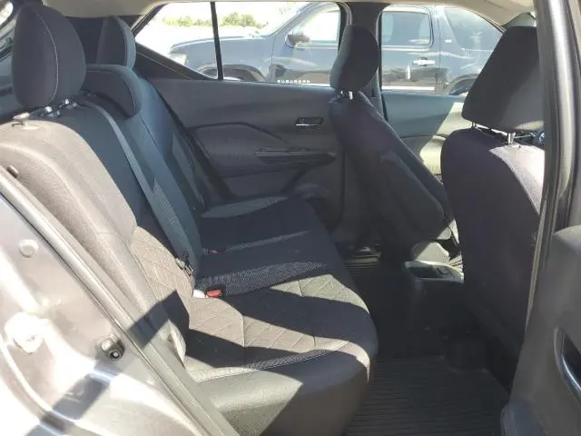 2019 NISSAN KICKS S