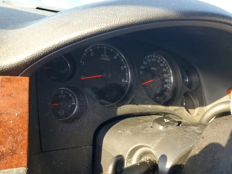 2011 CHEVROLET SUBURBAN K2500 LS  