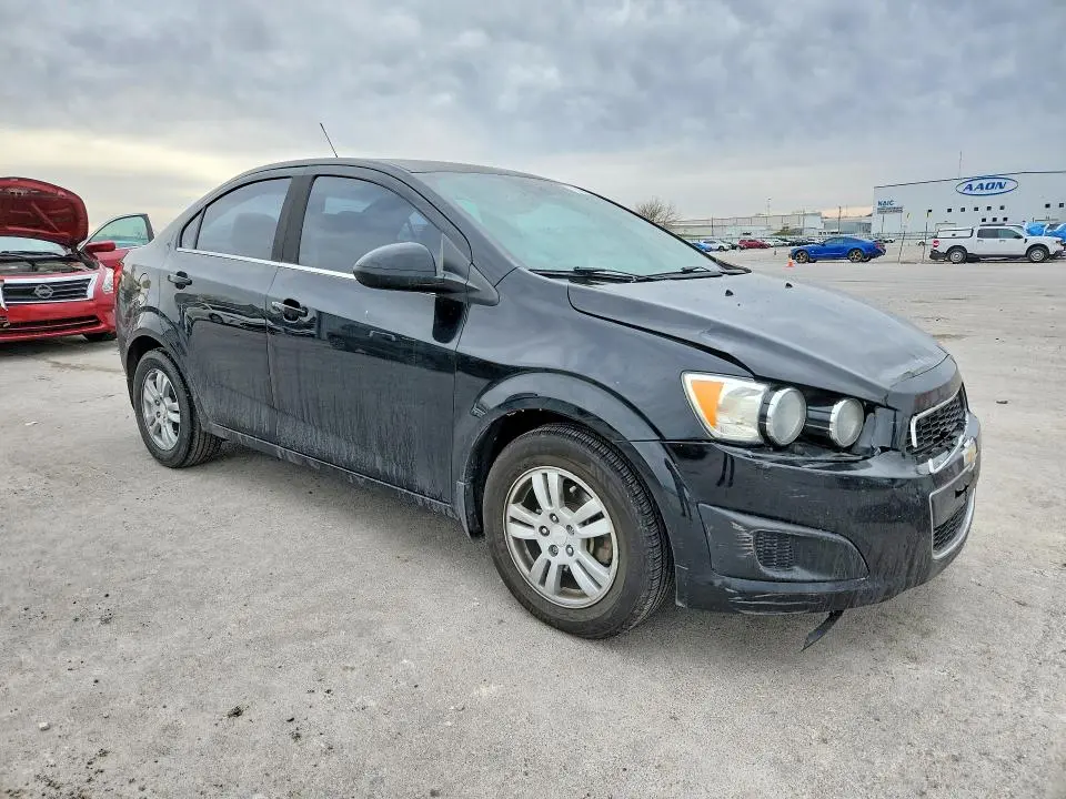 2016 CHEVROLET SONIC LT  