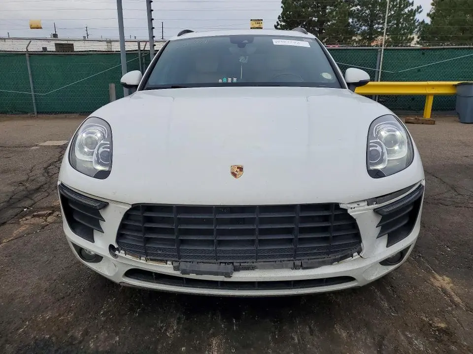 2018 PORSCHE MACAN   