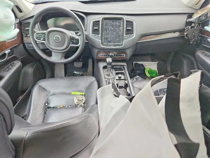2019 VOLVO XC90 T6 MOMENTUM  
