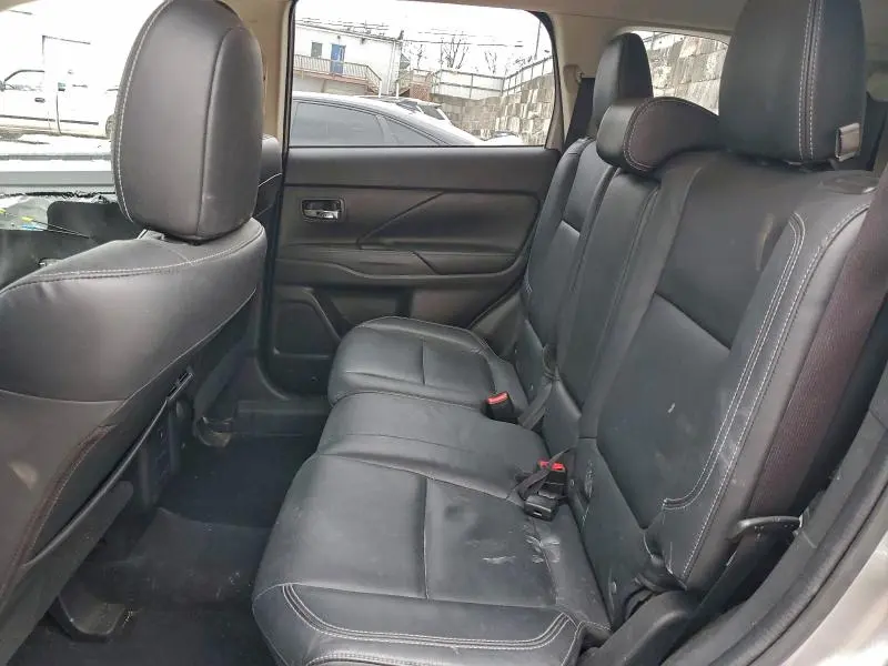 2019 MITSUBISHI OUTLANDER SE  