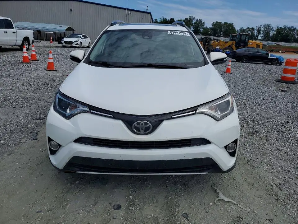 2017 TOYOTA RAV4 XLE  