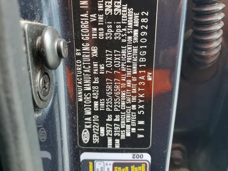 2011 KIA SORENTO LX  