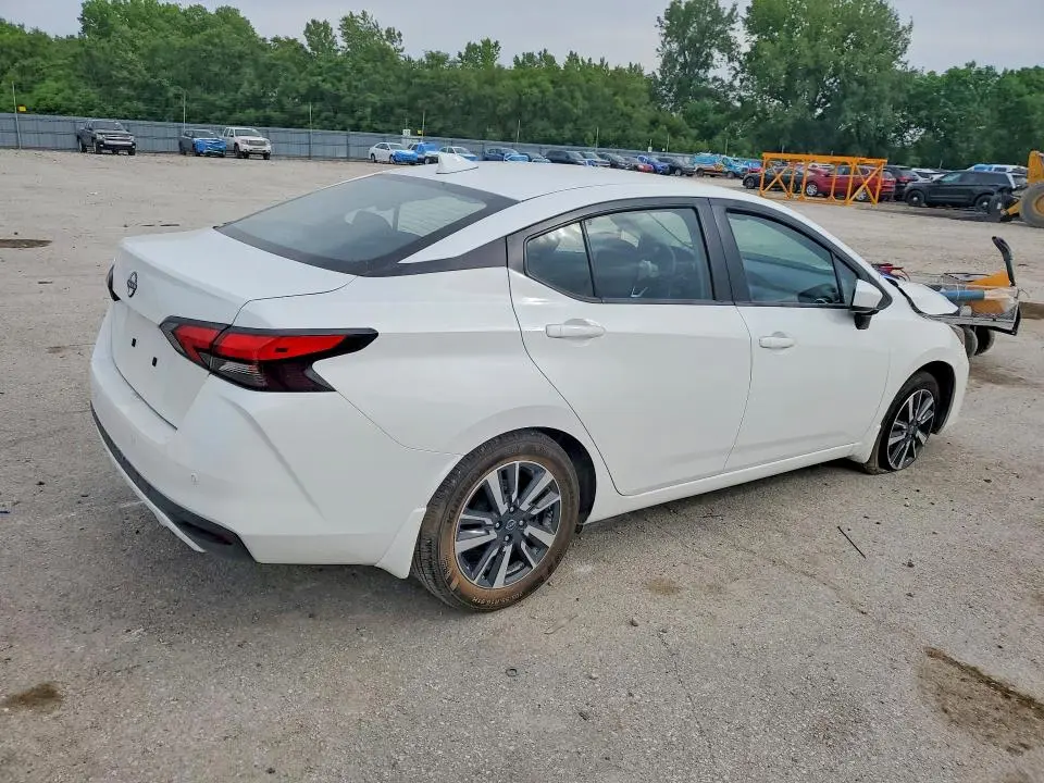 2025 NISSAN VERSA SV  