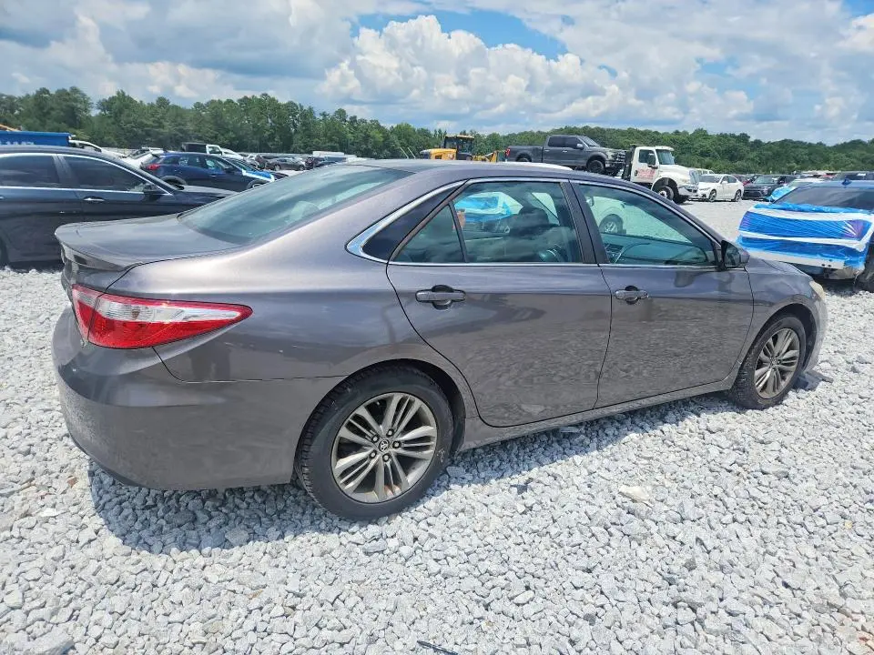 2016 TOYOTA CAMRY SE  