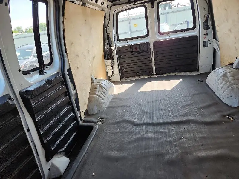 2023 GMC SAVANA G3500  