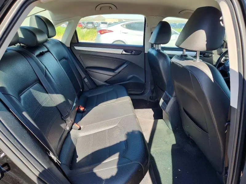 2012 VOLKSWAGEN PASSAT SE  
