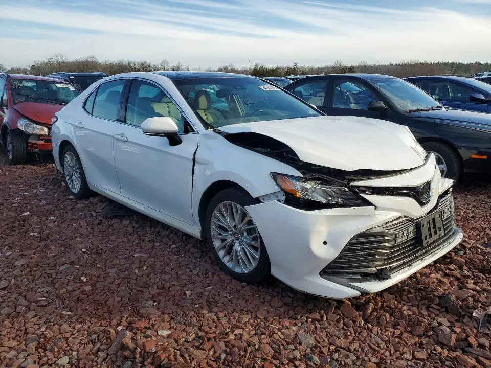 2018 TOYOTA CAMRY XLE  