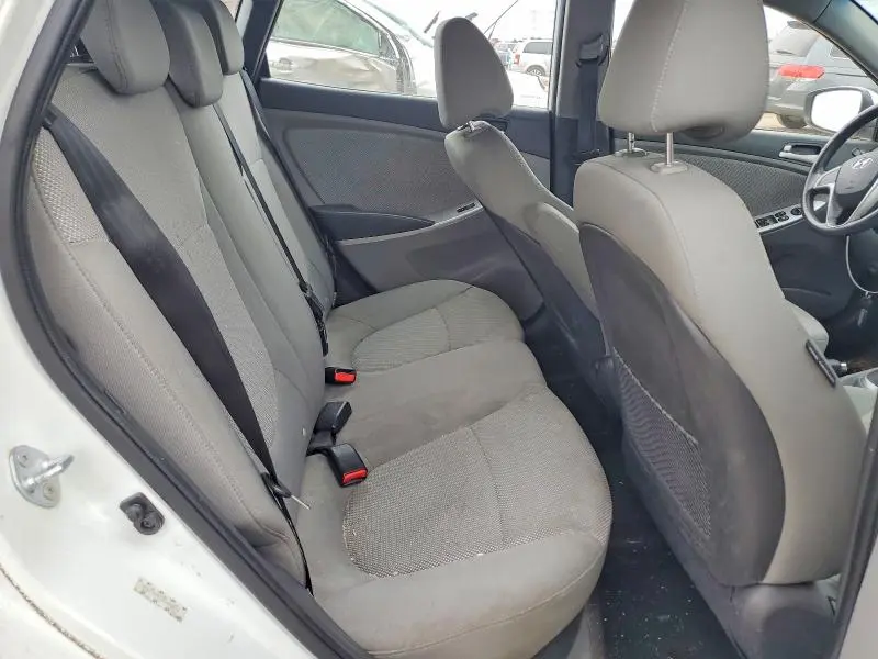 2013 HYUNDAI ACCENT GS  