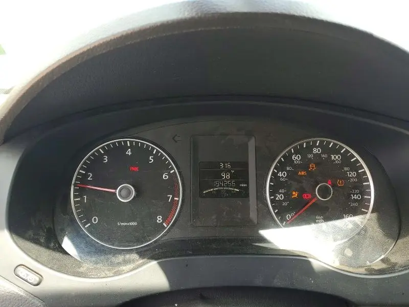 2012 VOLKSWAGEN JETTA SE  
