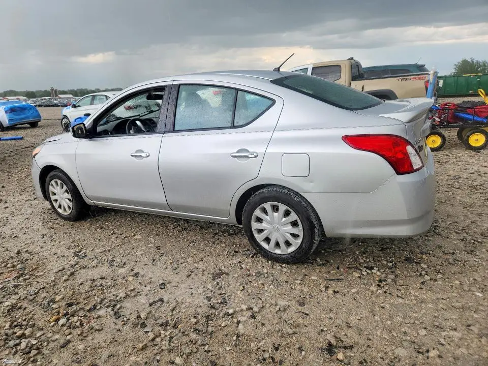 2019 NISSAN VERSA SV  