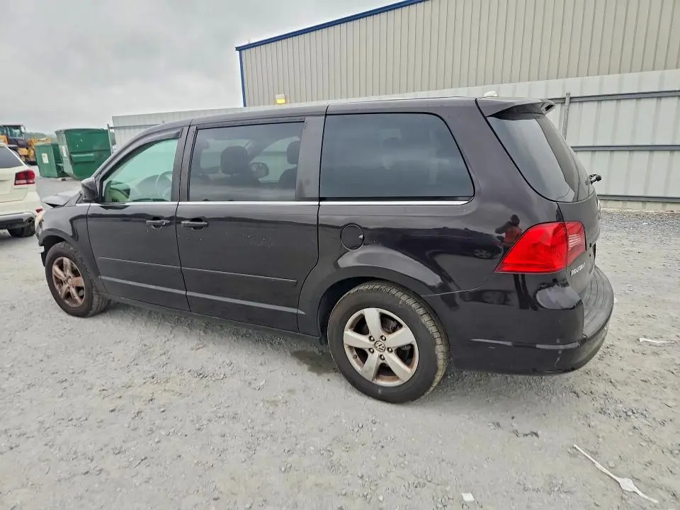 2010 VOLKSWAGEN ROUTAN SE  