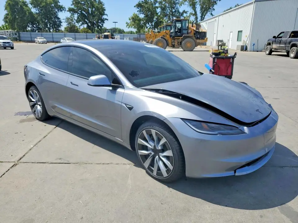 2026 TESLA MODEL 3   
