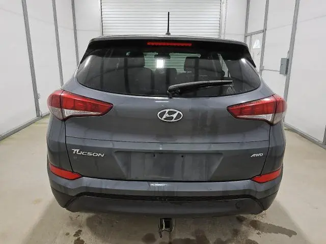 2018 HYUNDAI TUCSON SE  