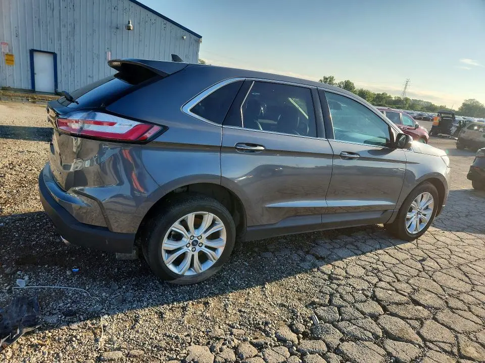 2022 FORD EDGE TITANIUM  