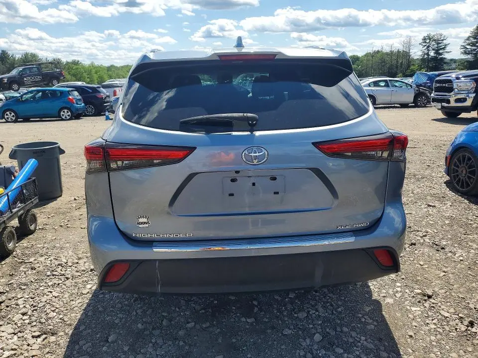 2020 TOYOTA HIGHLANDER XLE  