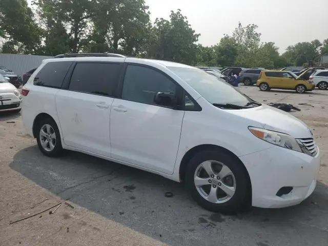 2016 TOYOTA SIENNA LE  