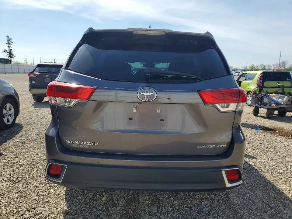 2017 TOYOTA HIGHLANDER LIMITED  
