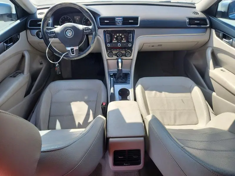 2014 VOLKSWAGEN PASSAT   
