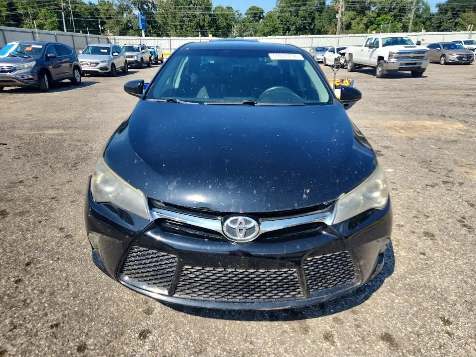 2017 TOYOTA CAMRY SE  