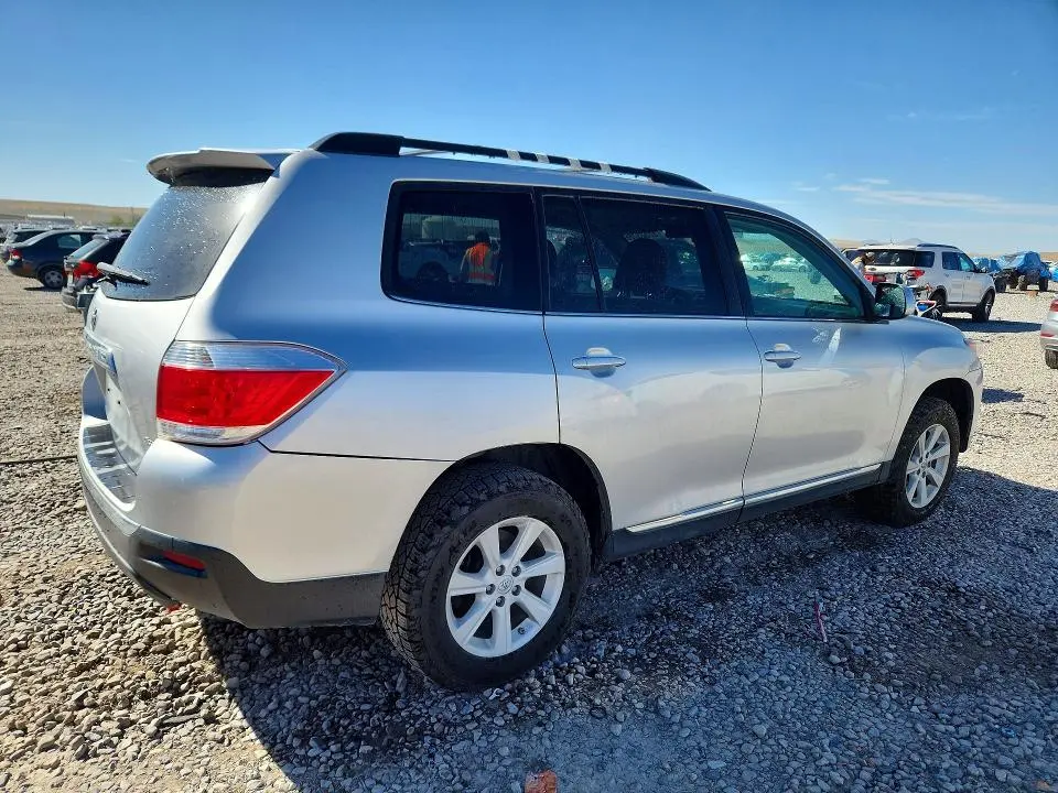2013 TOYOTA HIGHLANDER PLUS  