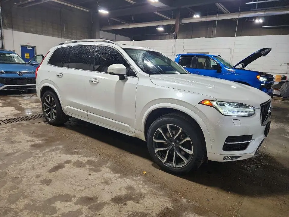 2017 VOLVO XC90 T6  