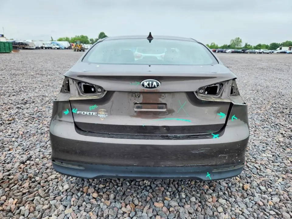 2017 KIA FORTE LX  