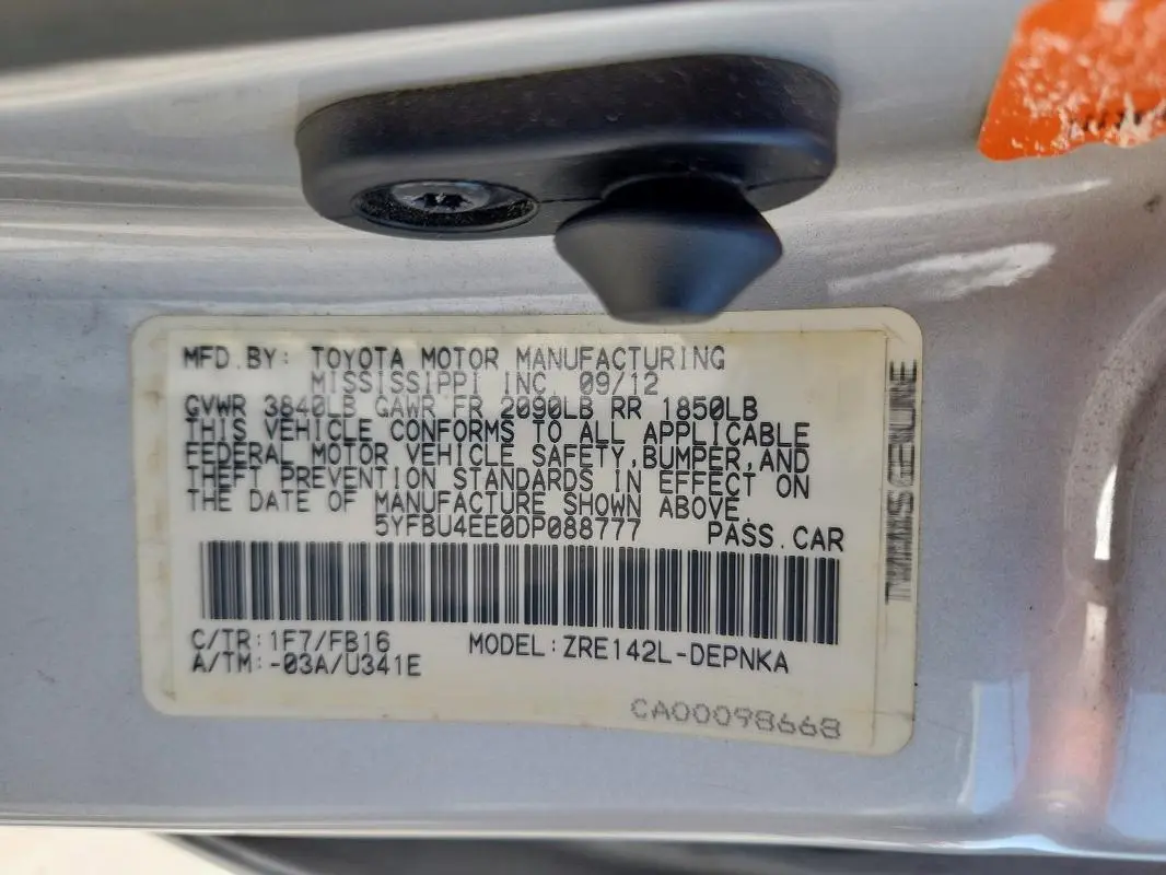 2013 TOYOTA COROLLA BASE  