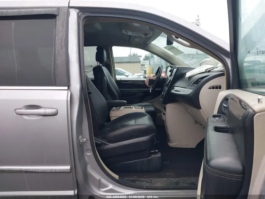 2016 CHRYSLER TOWN & COUNTRY TOURING