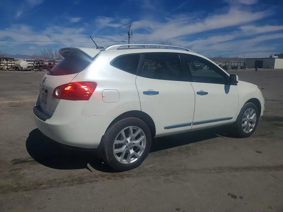 2011 NISSAN ROGUE S  