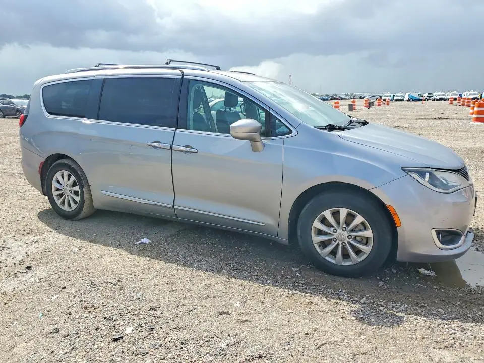 2019 CHRYSLER PACIFICA TOURING L  
