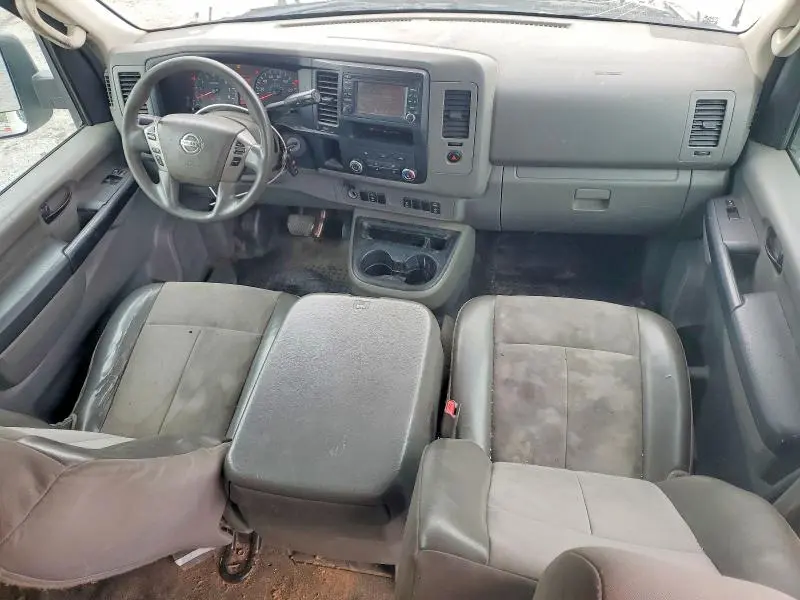 2015 NISSAN NV 2500  