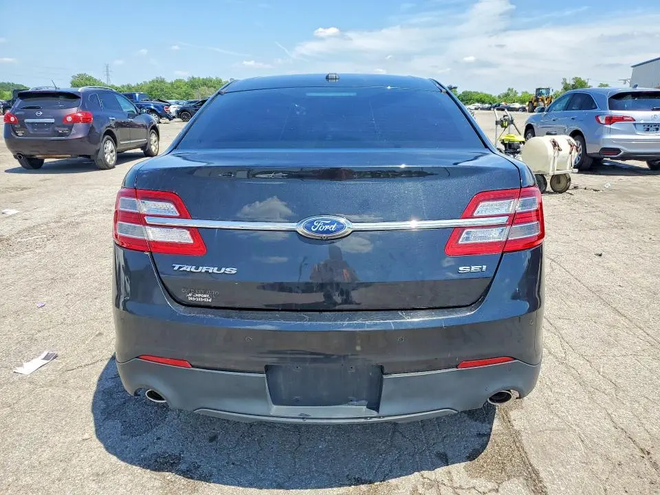 2015 FORD TAURUS SEL  