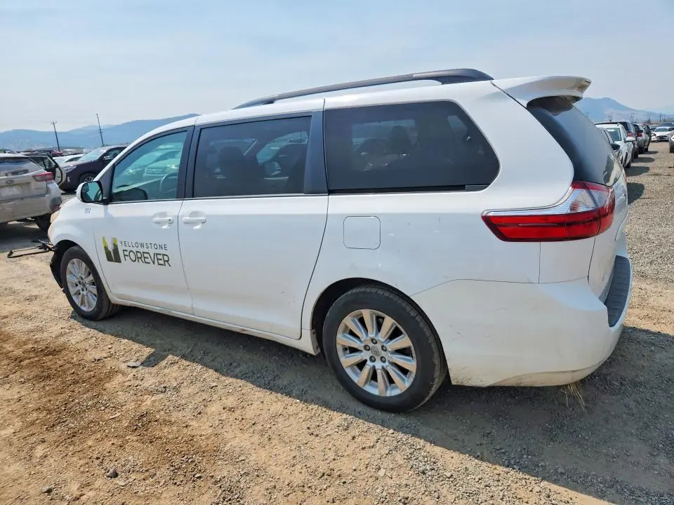 2015 TOYOTA SIENNA LE  
