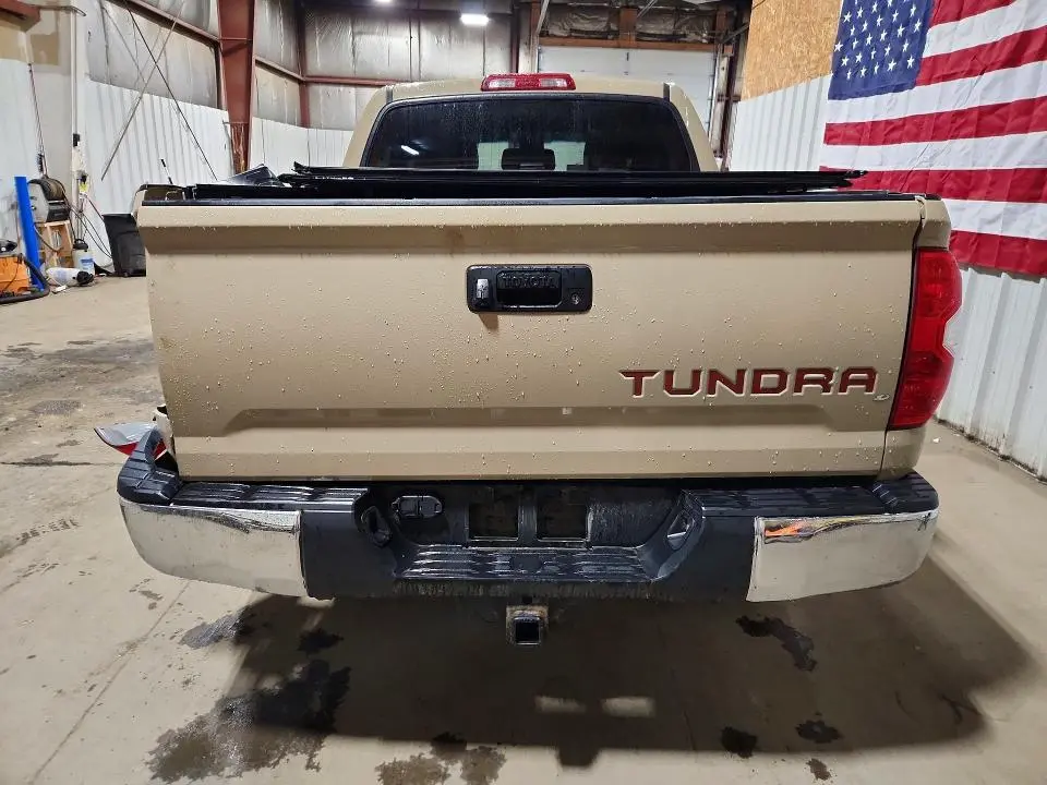 2017 TOYOTA TUNDRA SR5  