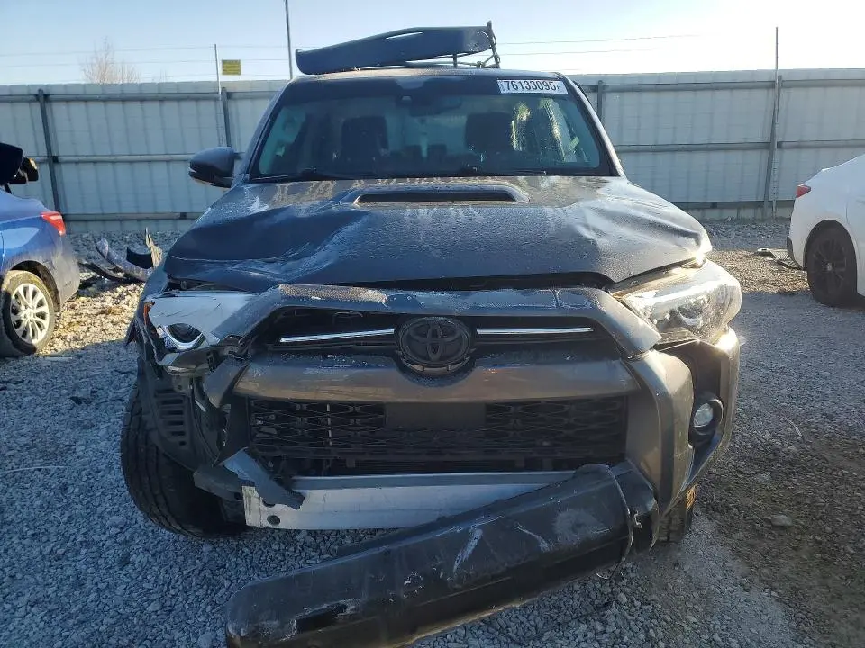 2021 TOYOTA 4RUNNER VENTURE  