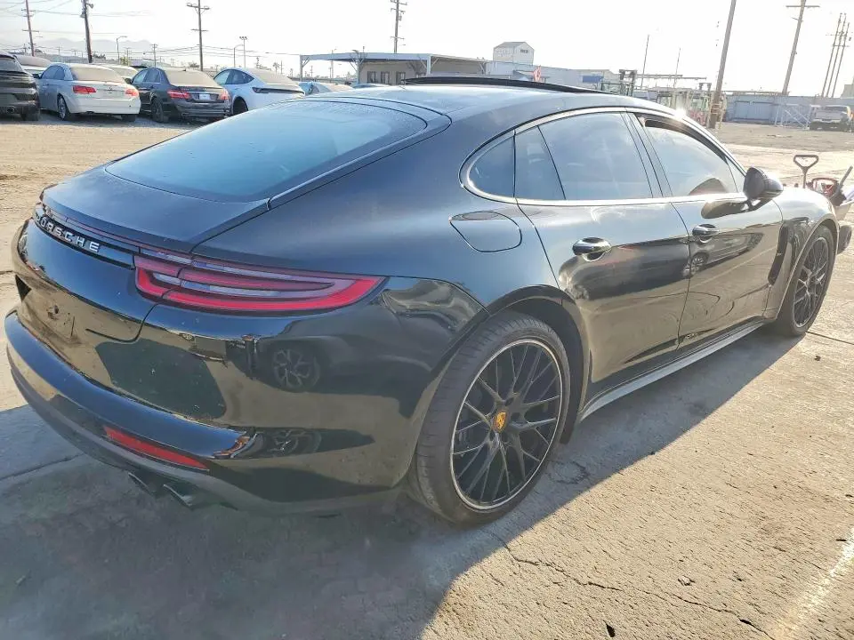 2018 PORSCHE PANAMERA 4  