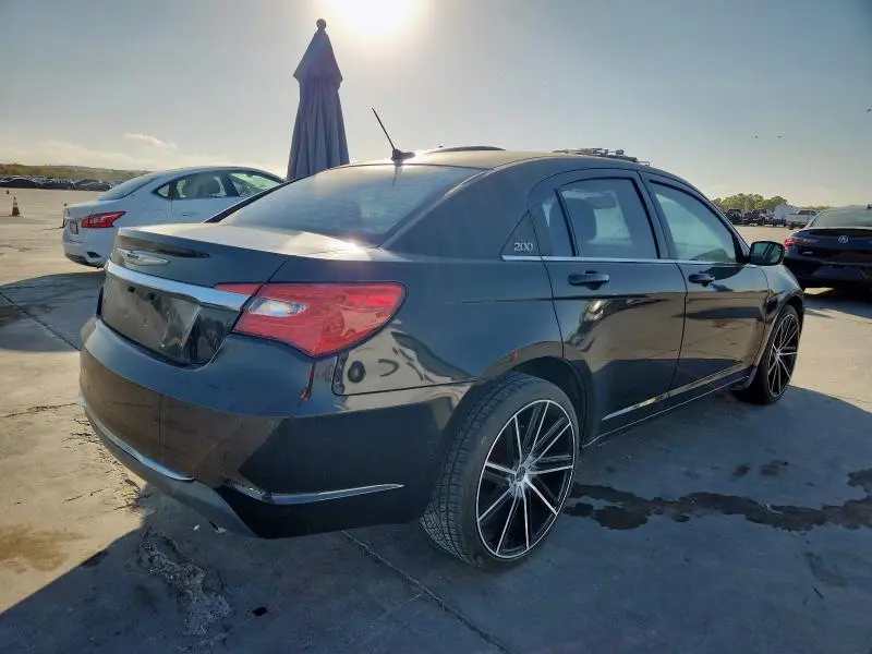 2014 CHRYSLER 200 LX  