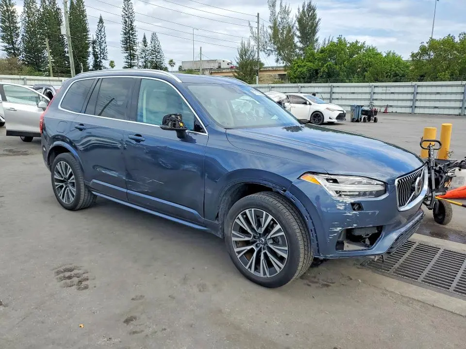 2021 VOLVO XC90 T5 MOMENTUM  