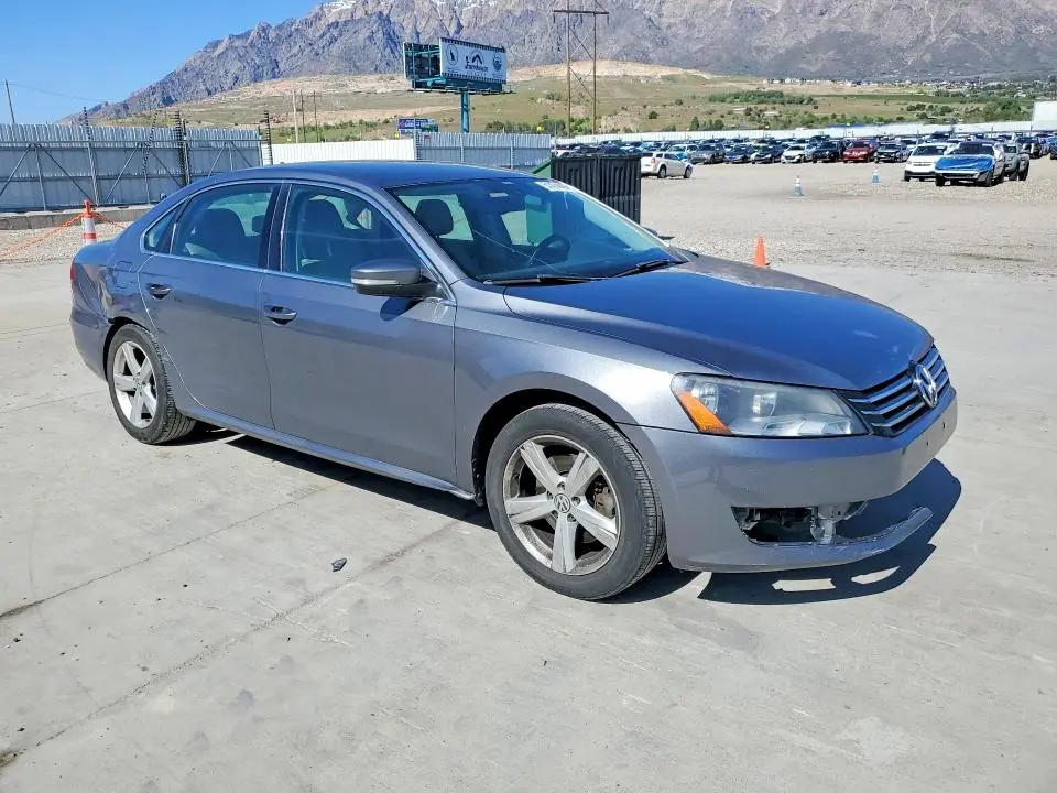 2014 VOLKSWAGEN PASSAT SE  